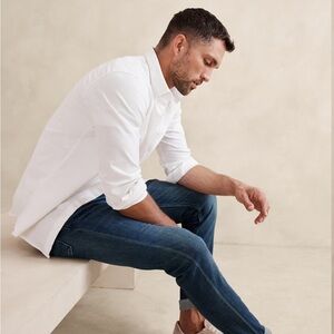 Banana Republic Traveler Jeans. Men’s 31x30 slim fit. Regular blue color